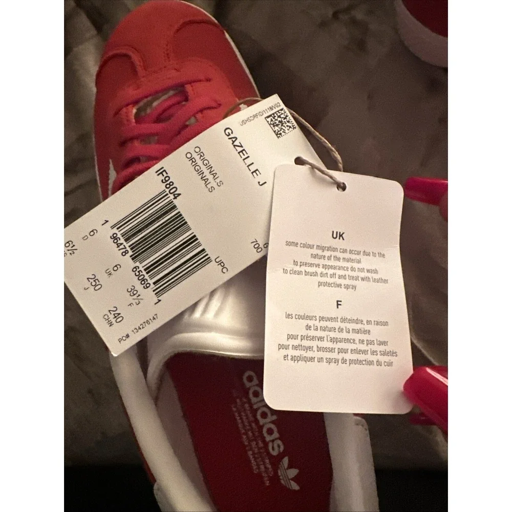 adidas gazelle red